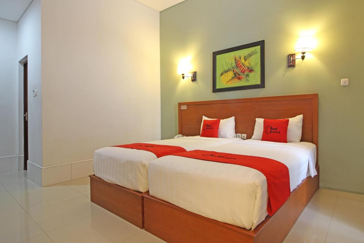 Reddoorz Premium Near Sleman City Hall Yogyakarta Exterior foto
