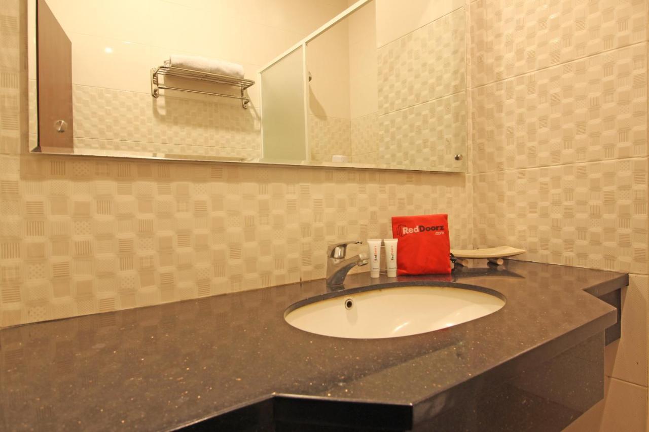 Reddoorz Premium Near Sleman City Hall Yogyakarta Exterior foto