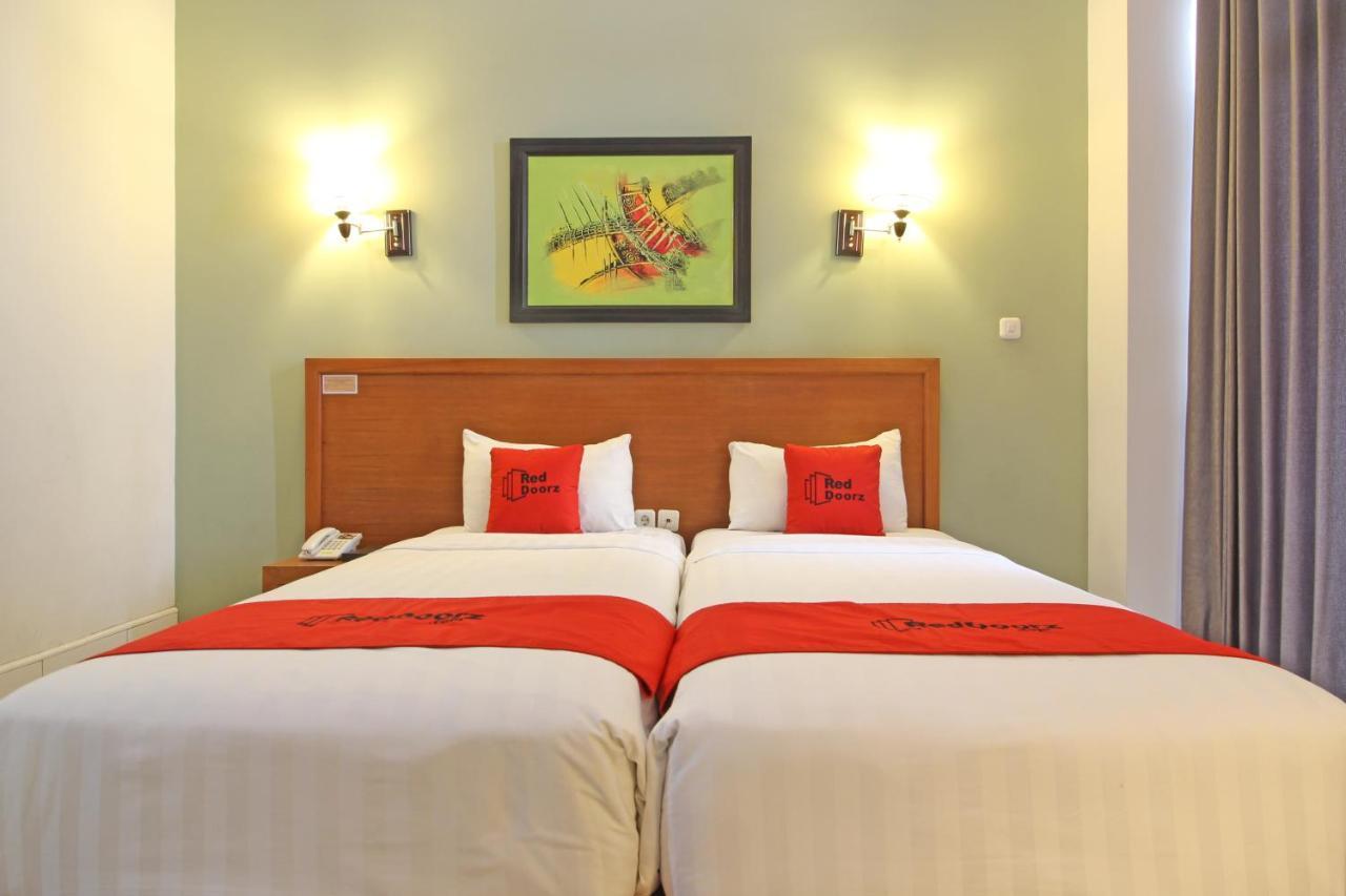 Reddoorz Premium Near Sleman City Hall Yogyakarta Exterior foto