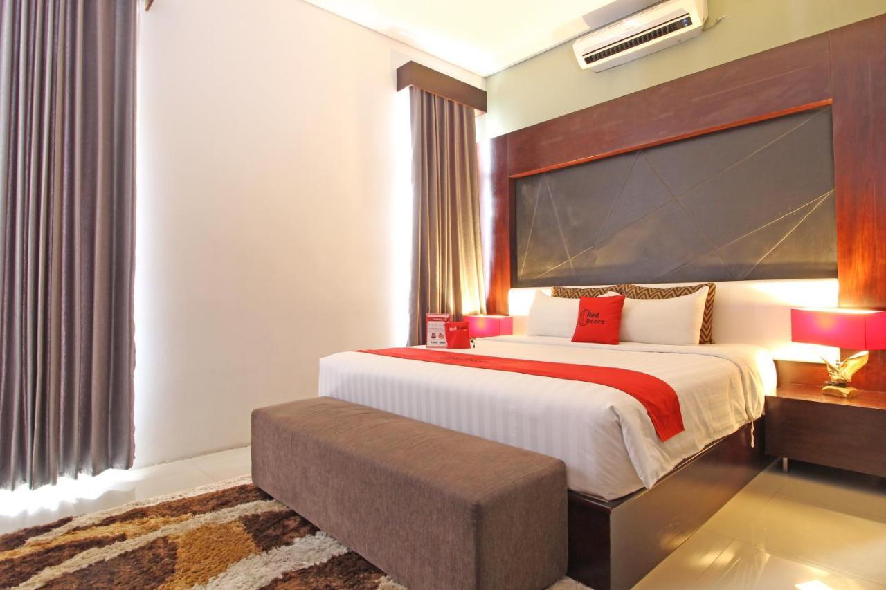 Reddoorz Premium Near Sleman City Hall Yogyakarta Exterior foto